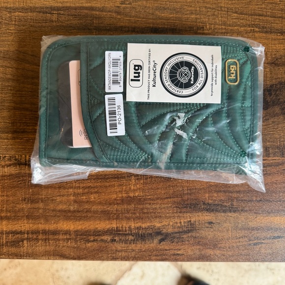 lug Handbags - Lug Tandem Zip Wallet Green New